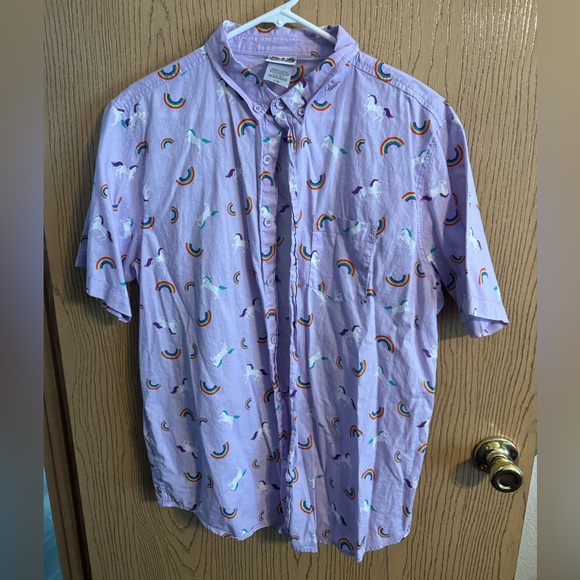 Spencer’s men’s novelty rainbows and unicorn casual shirt, size large, like new - Picture 1 of 1
